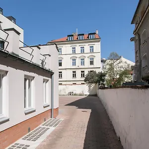 Apartmán Cozy In Quiet Courtyard Near Charles Bridge, Praha
